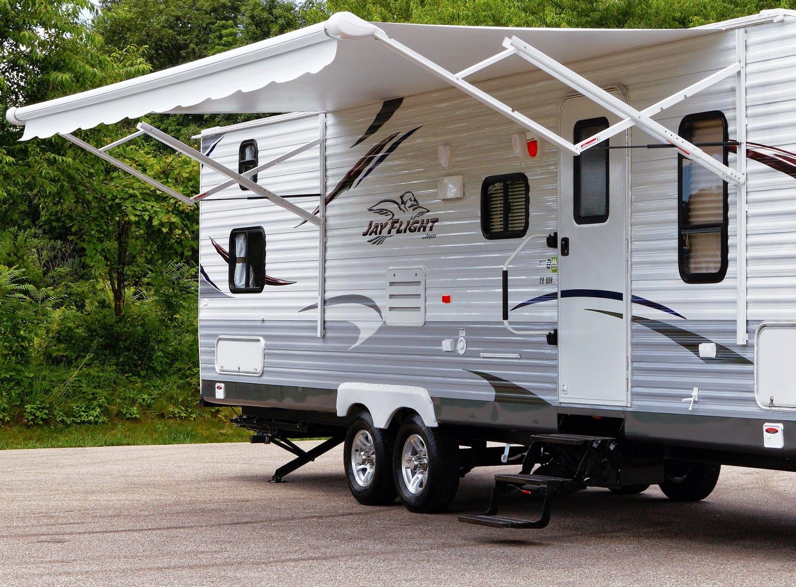 5 Mistakes to Avoid When Caring for the Exterior of Your RV