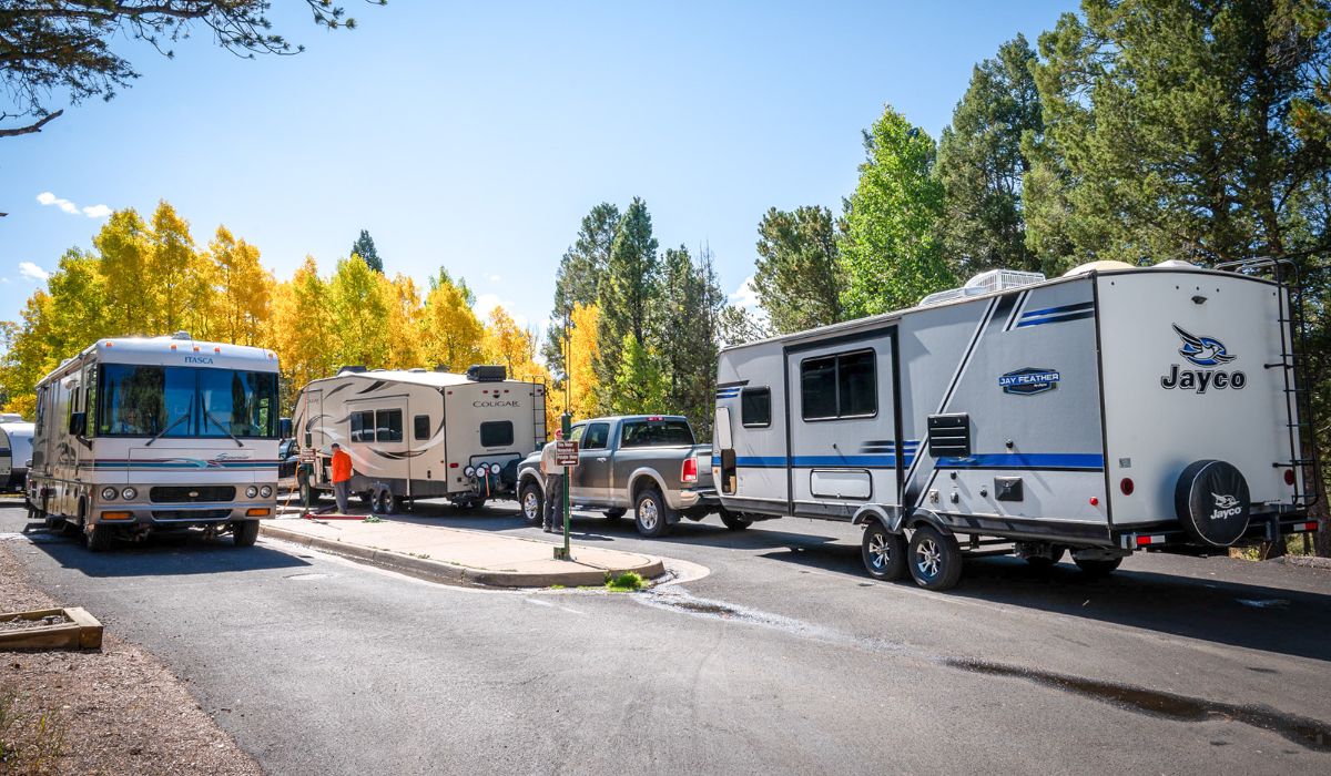 How to Find an RV Dump Station Near You [RVezy Guide]